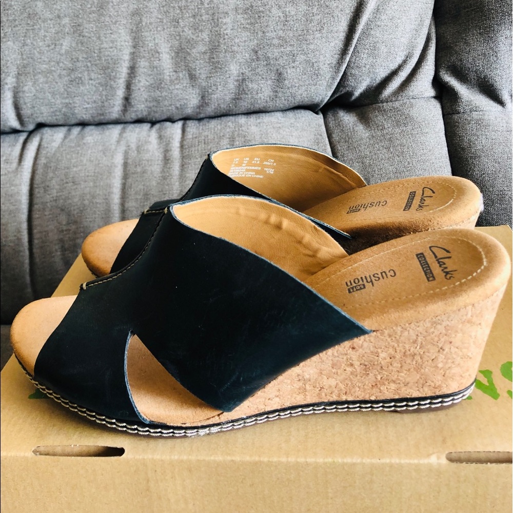 Like new wedge slides